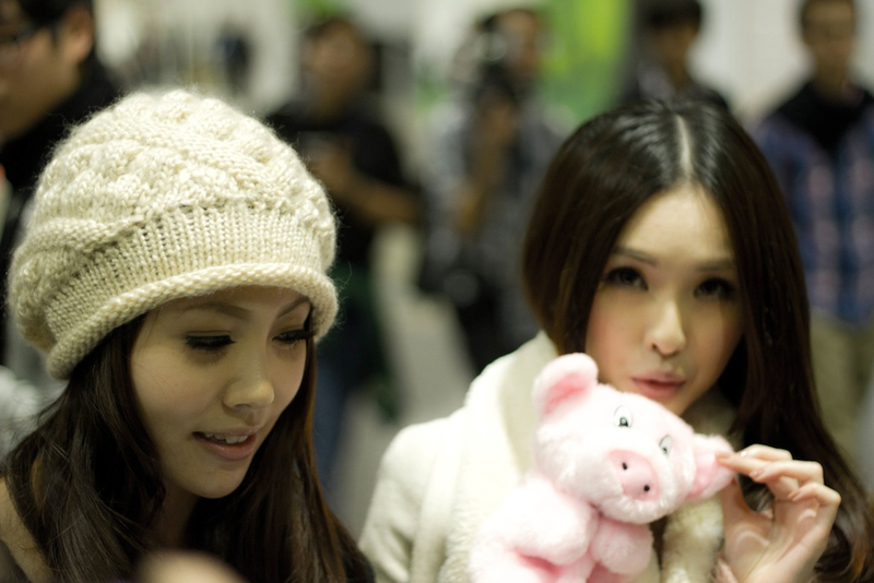 Illustration for article titled The Cosplayers and Booth Companions of the 2011 Asia Game Show